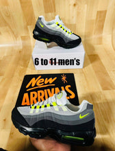 Load image into Gallery viewer, Shoes