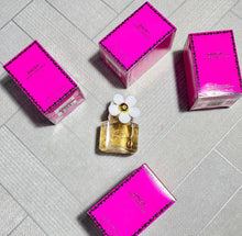 Load image into Gallery viewer, Perfume