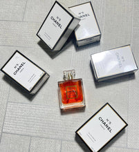 Load image into Gallery viewer, Perfume
