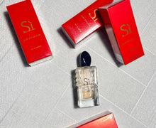 Load image into Gallery viewer, Perfume