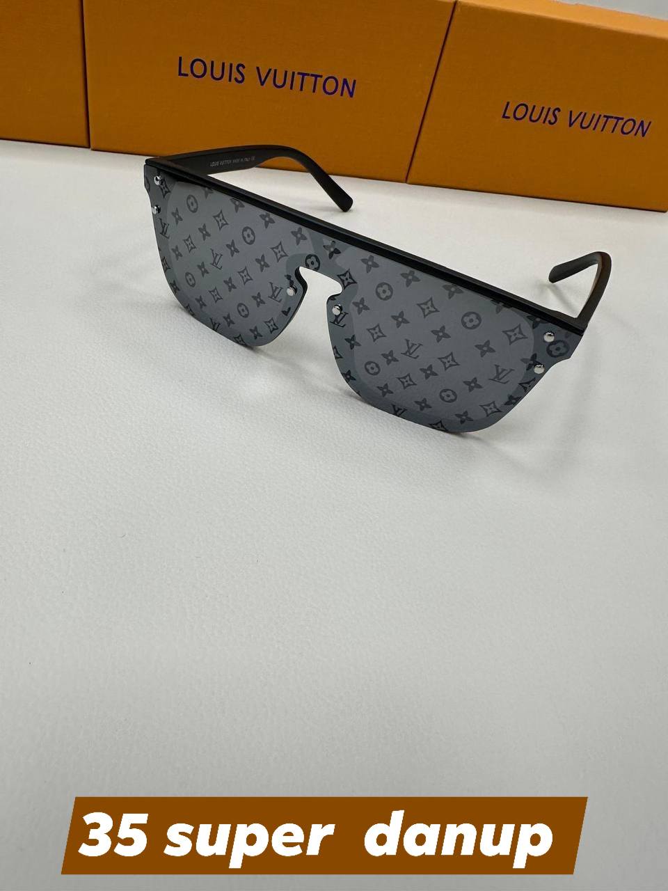 Sunglass