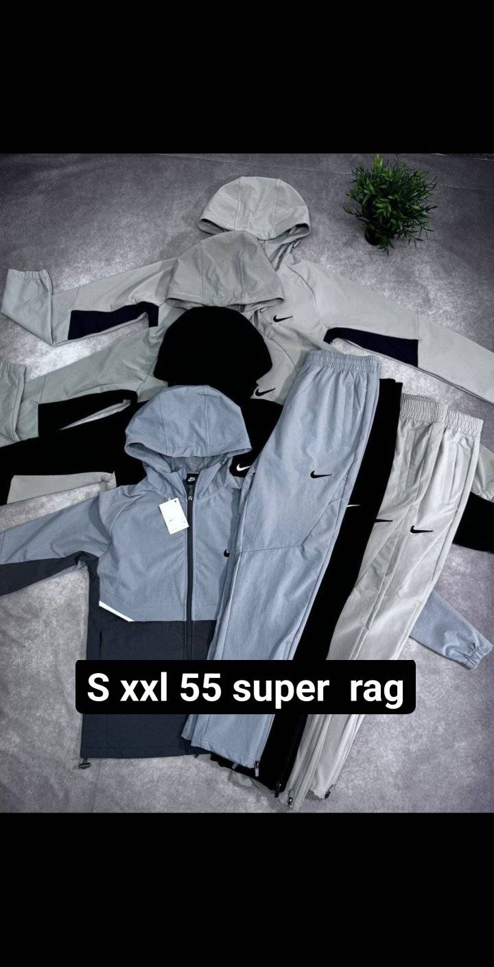 Tracksuit men