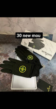 Load image into Gallery viewer, Glove