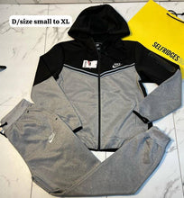 Load image into Gallery viewer, Tracksuit
