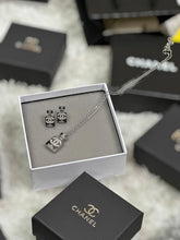 Load image into Gallery viewer, Necklace