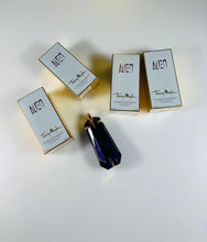 Load image into Gallery viewer, Perfume