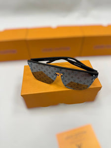 Sunglass