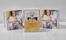 Load image into Gallery viewer, Perfume