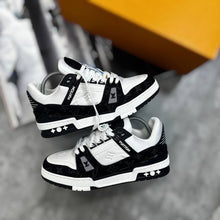 Load image into Gallery viewer, Shoes