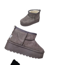 Load image into Gallery viewer, Shoes
