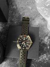 Load image into Gallery viewer, Watch