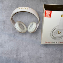 Load image into Gallery viewer, Headphone