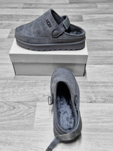 Load image into Gallery viewer, Shoes