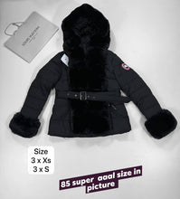 Load image into Gallery viewer, Jacket women