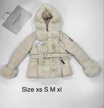 Load image into Gallery viewer, Jacket women