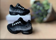 Load image into Gallery viewer, Shoes