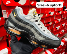 Load image into Gallery viewer, Shoes