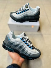 Load image into Gallery viewer, Shoes