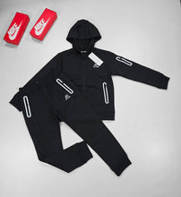 Load image into Gallery viewer, Tracksuit boy