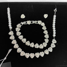 Load image into Gallery viewer, Necklace