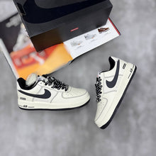 Load image into Gallery viewer, Shoes