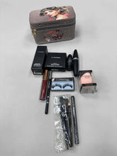 Load image into Gallery viewer, Makeup