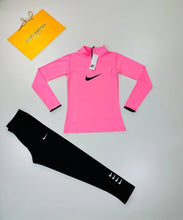 Load image into Gallery viewer, Tracksuit women