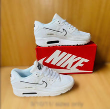 Load image into Gallery viewer, Shoes