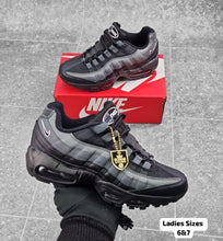 Load image into Gallery viewer, Shoes