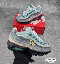Load image into Gallery viewer, Shoes