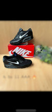 Load image into Gallery viewer, Shoes