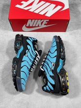 Load image into Gallery viewer, Shoes