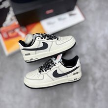 Load image into Gallery viewer, Shoes