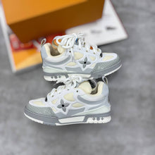 Load image into Gallery viewer, Shoes