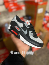 Load image into Gallery viewer, Shoes