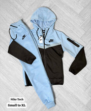 Load image into Gallery viewer, Tracksuit women