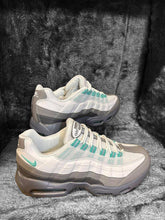 Load image into Gallery viewer, Shoes