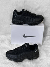 Load image into Gallery viewer, Shoes