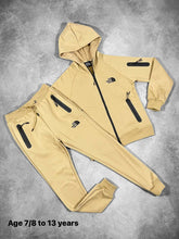 Load image into Gallery viewer, Tracksuit boy