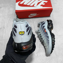 Load image into Gallery viewer, Shoes