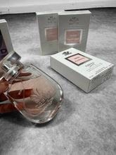 Load image into Gallery viewer, Perfume