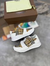 Load image into Gallery viewer, Shoes