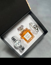 Load image into Gallery viewer, Perfume