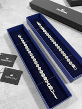 Load image into Gallery viewer, Necklace