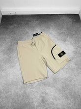 Load image into Gallery viewer, Short