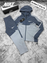 Load image into Gallery viewer, Tracksuit boy