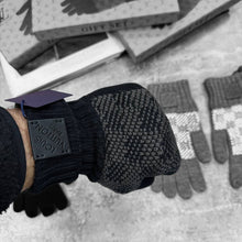 Load image into Gallery viewer, Glove