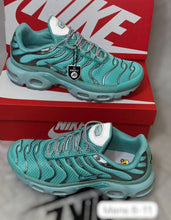 Load image into Gallery viewer, Shoes