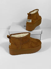 Load image into Gallery viewer, Shoes
