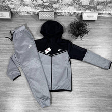 Load image into Gallery viewer, Tracksuit girl